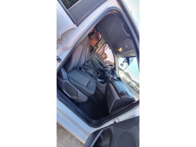 FORD - KA + - 2017/2018 - Branca - R$ 49.900,00