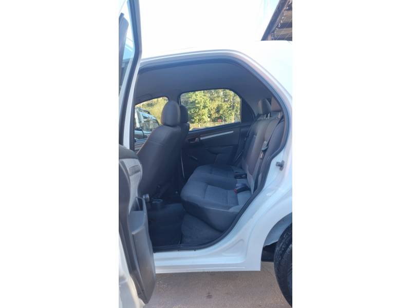 CHEVROLET - CELTA - 2013/2014 - Branca - R$ 37.900,00