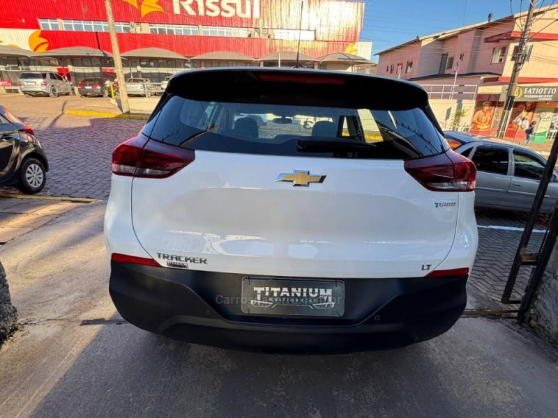 CHEVROLET - TRACKER - 2022/2023 - Branca - R$ 104.900,00