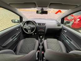 VOLKSWAGEN - FOX - 2012/2013 - Prata - R$ 45.900,00